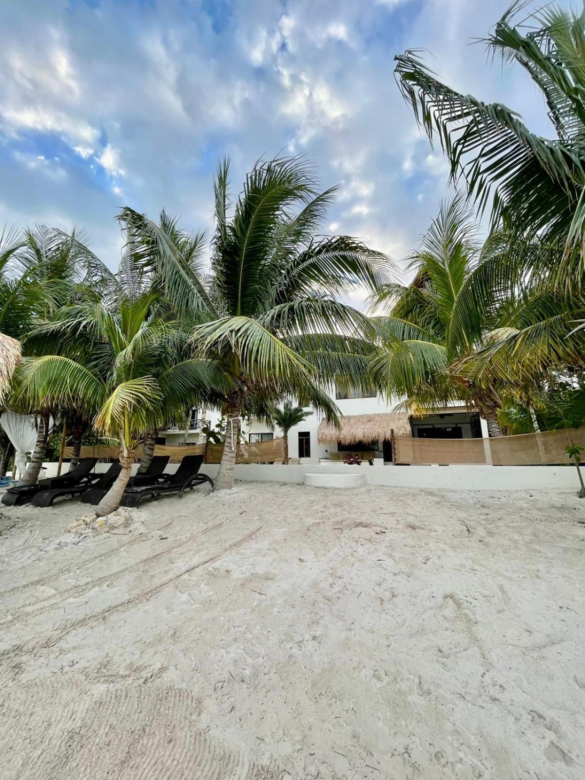 La Puerta Azul Beachfront - Adults Only Isla Holbox Exterior photo