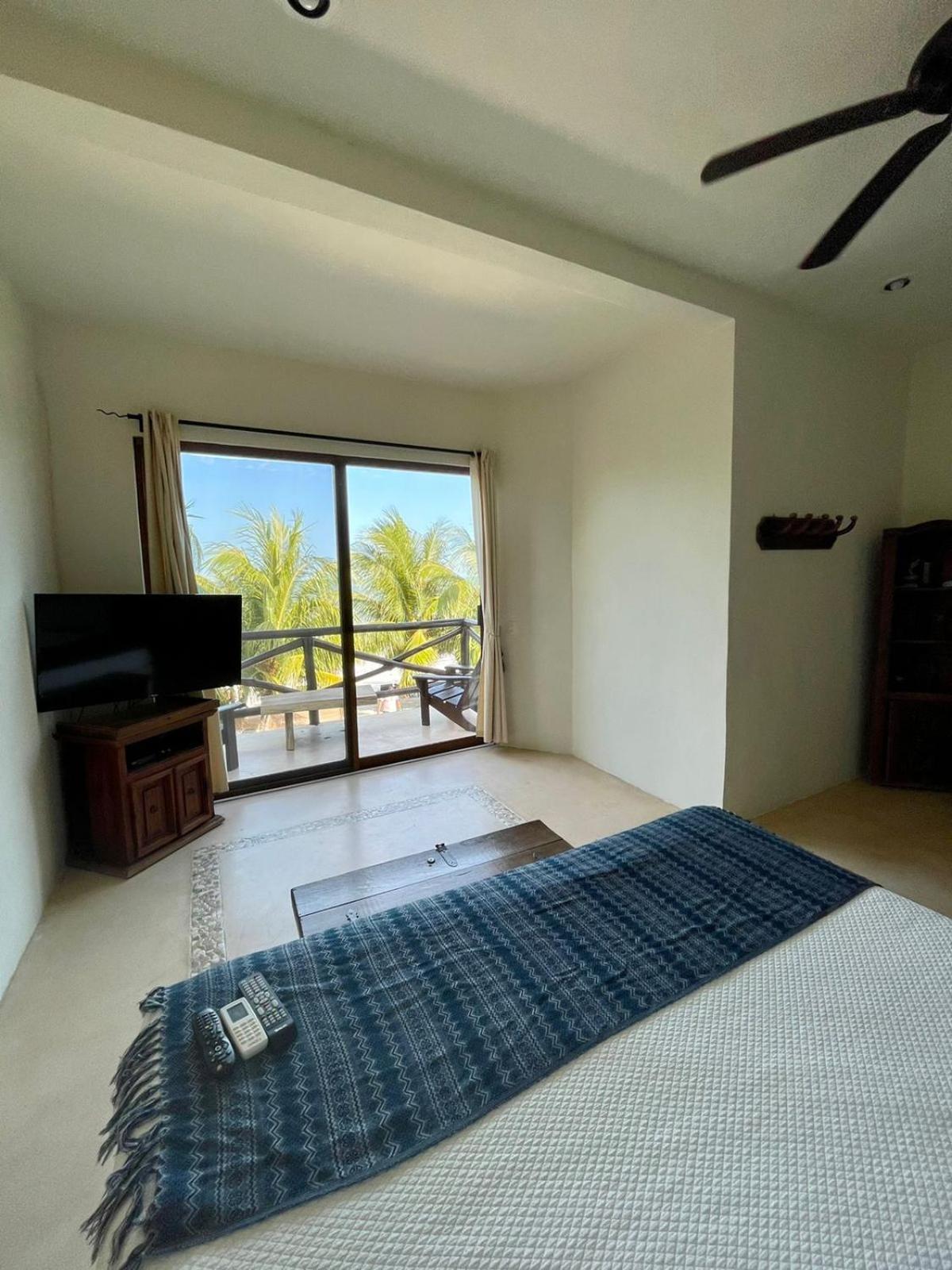 La Puerta Azul Beachfront - Adults Only Isla Holbox Exterior photo