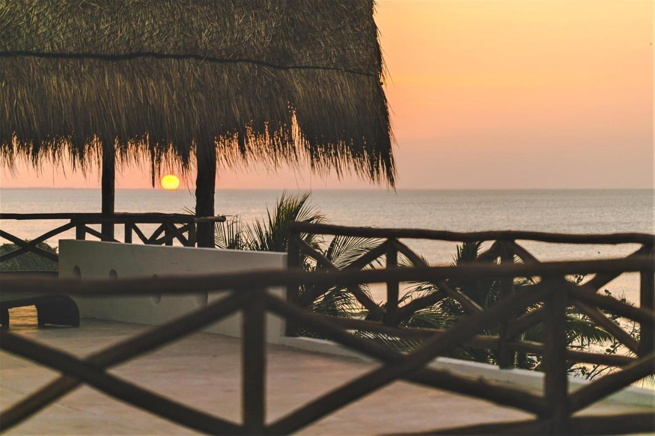 La Puerta Azul Beachfront - Adults Only Isla Holbox Exterior photo